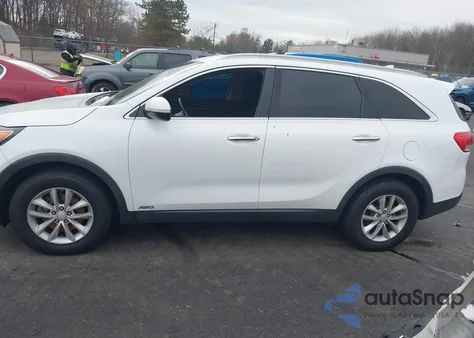 2016 Kia Sorento 2.4L Lx z USA, uszkodzony, nr VIN 5XYPGDA39GG096919